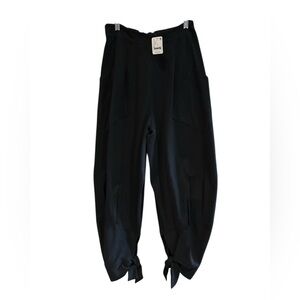 FREE PEOPLE BEACH NWT Stunner Pants in Black Ties Comfy! XS